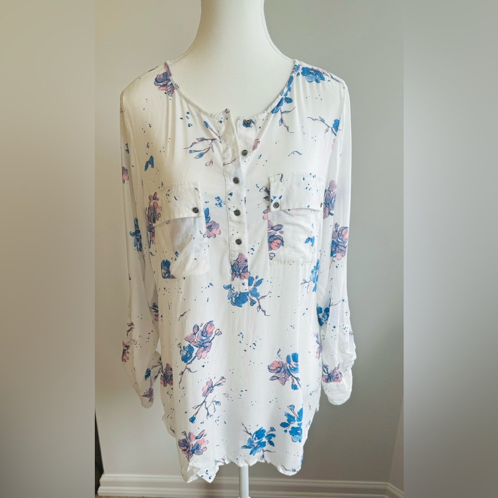 RW&CO Long Sleeve Floral Blouse - Medium